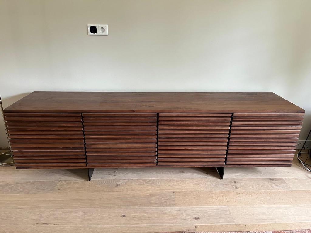 ZGAN TV meubel walnoot hout 200cm lang, Huis en Inrichting, Kasten | Dressoirs, Ophalen, 150 tot 200 cm, Zo goed als nieuw, 25 tot 50 cm