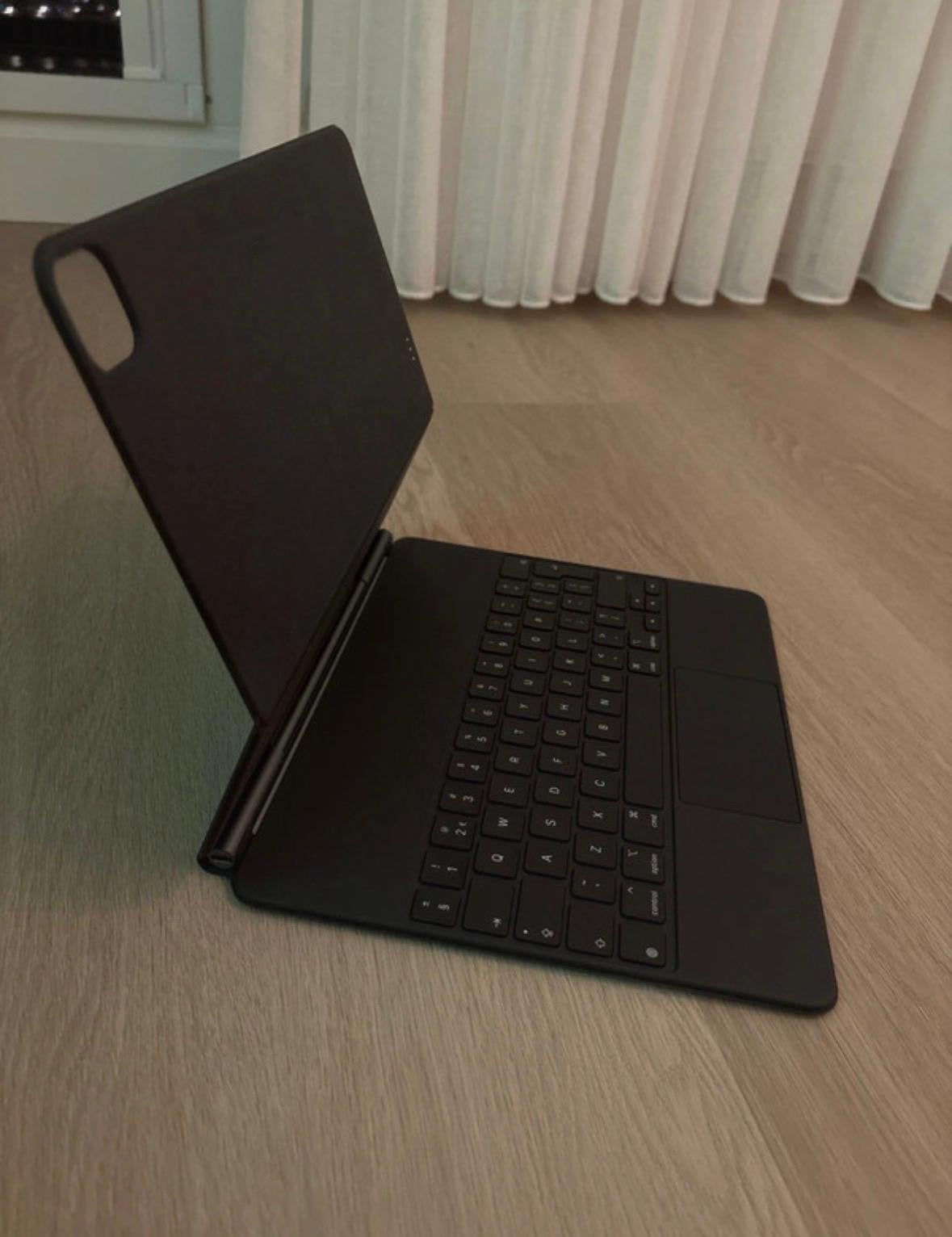 Apple Magic Keyboard 13 inch iPad Air, Computers en Software, Zwart, 11 inch, Ophalen of Verzenden, Zo goed als nieuw