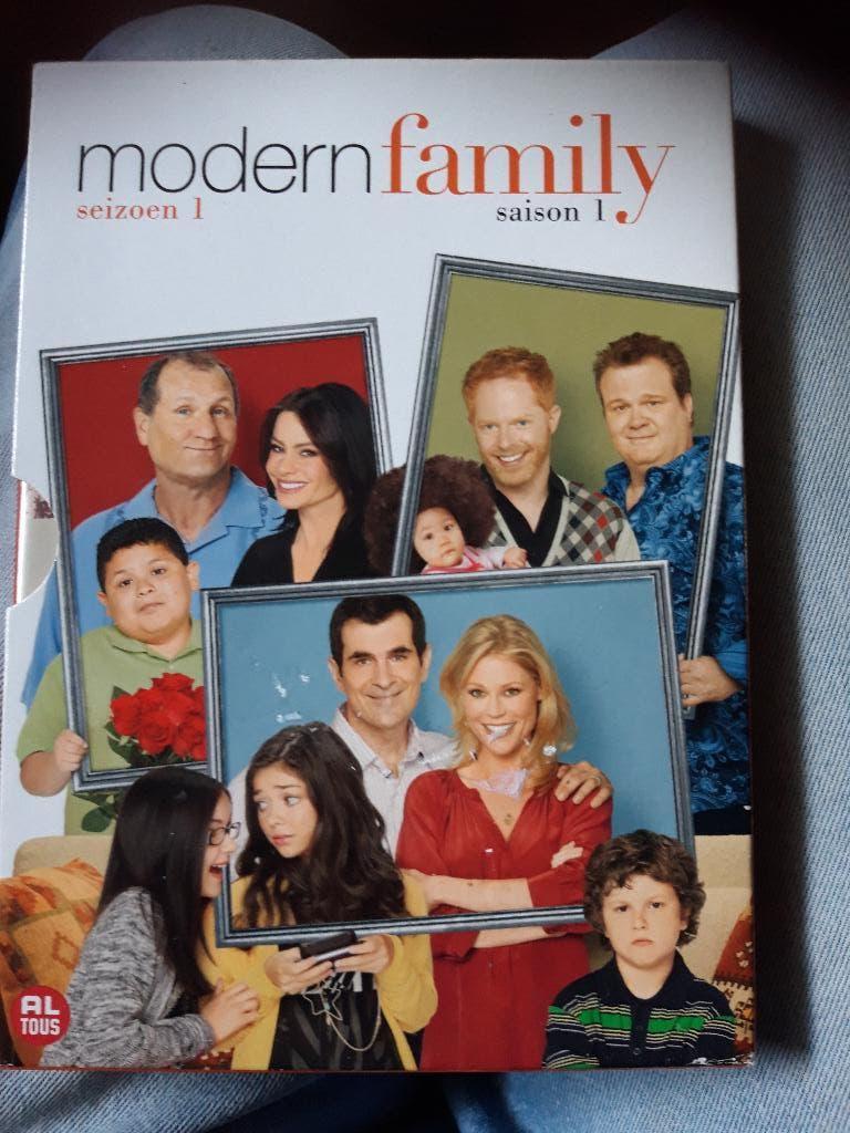 modern family  1, Alle leeftijden, Ophalen of Verzenden, Zo goed als nieuw, Komedie