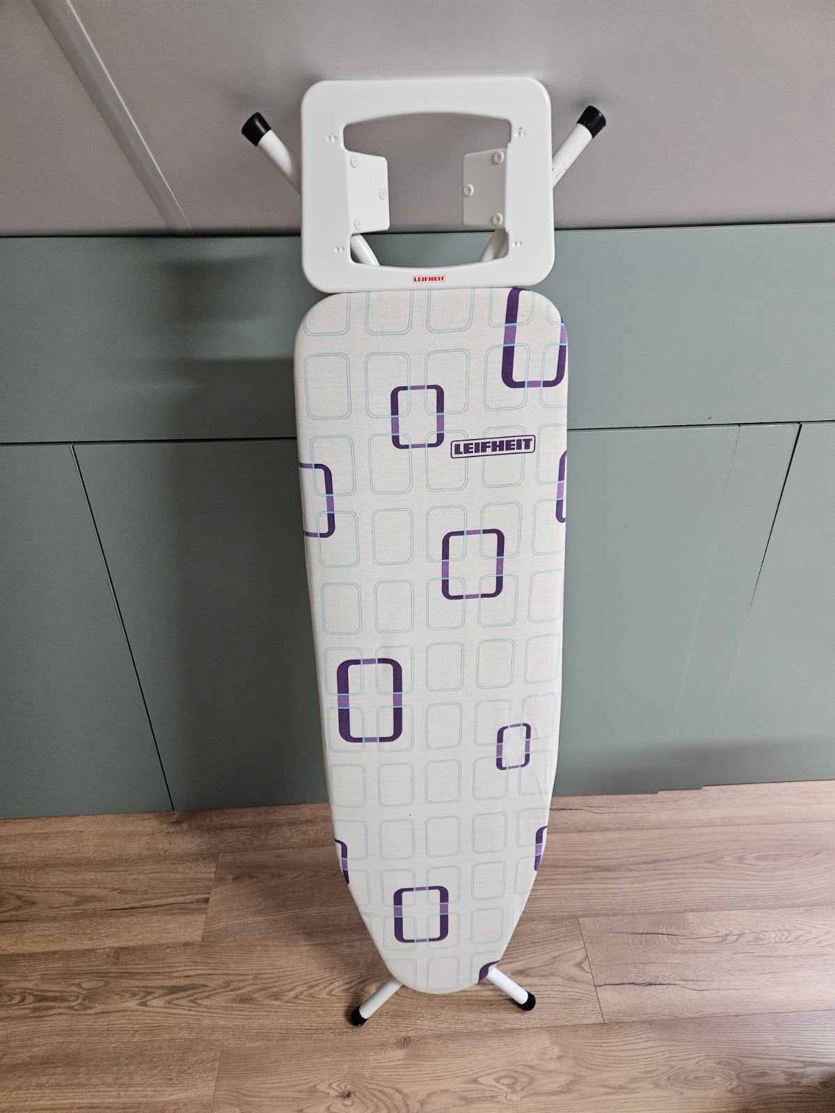 Leifheit Strijkplank met Muurbeugel - Zo goed als nieuw, Ophalen of Verzenden, Nieuw