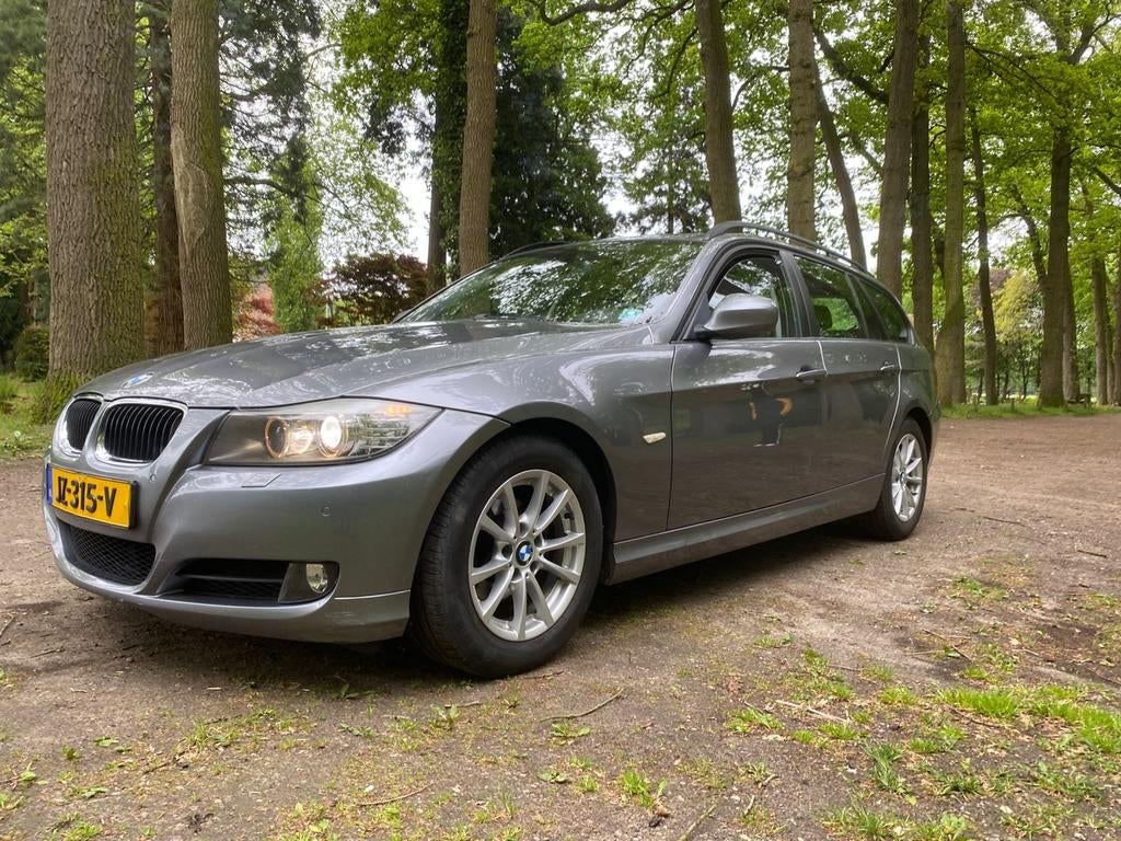 BMW 3-Serie 2.0 318 I Touring AUT 2009 Grijs, Auto's, BMW, Automaat, Achterwielaandrijving, 1995 cc, 1435 kg