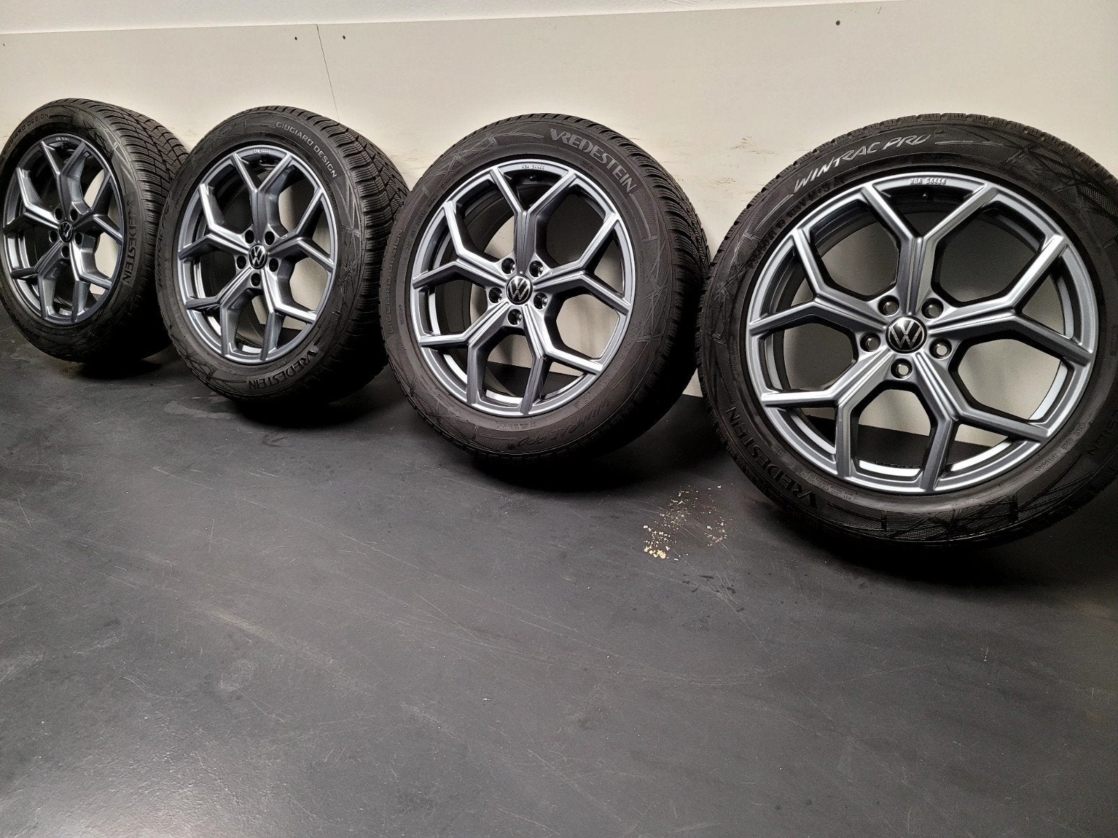 19 inch VW TIGUAN velgen 235 50 19 winter 8.5MM Seat skoda, Banden en Velgen, Nieuw, Winterbanden, 235 mm