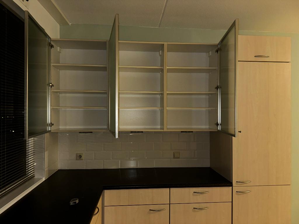 Vandaag weg! Complete keuken, Ophalen, Hoekkeuken, Zo goed als nieuw, Kunststof