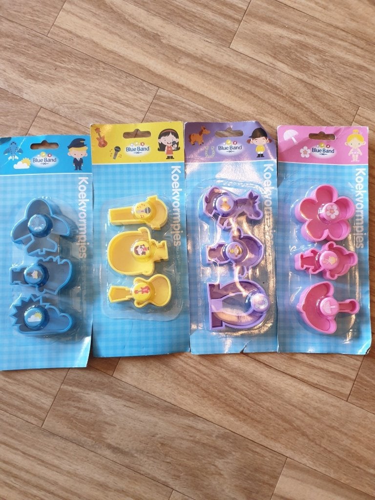 Gloednieuwe hardplastic uitsteekvormpjes en meer, vanaf€1,50, Ophalen of Verzenden, Nieuw, Taarten, Bakvorm