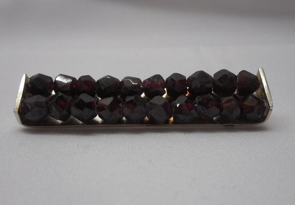 Zilveren antieke broche met granaat nr.905, Verzenden, Zilver, Broche, Met edelsteen