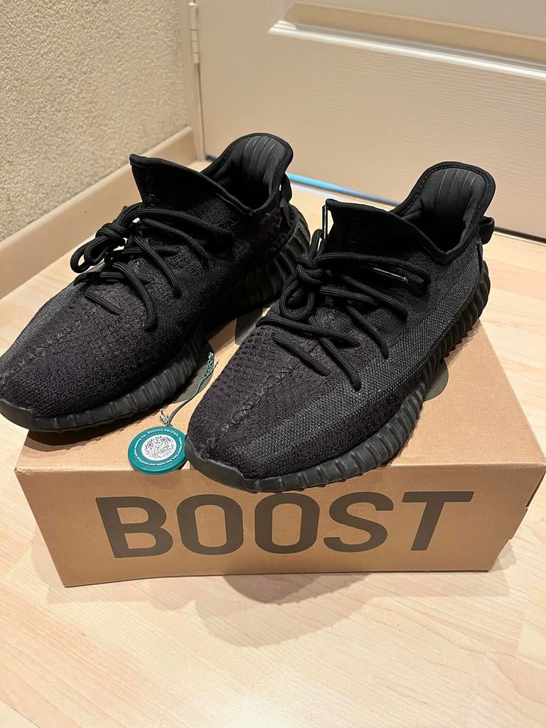 Yeezy 350, Ophalen of Verzenden, Nieuw, Zwart