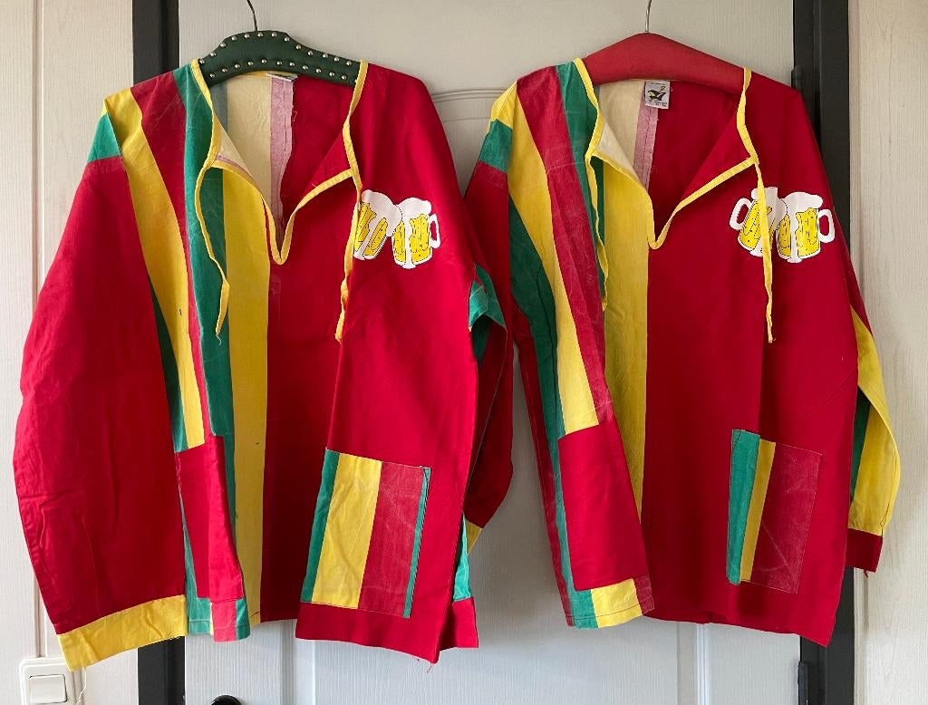 2x Rood-groene-gele kiel met bierpullen, Carnaval, Verzenden, Zo goed als nieuw, Kleding