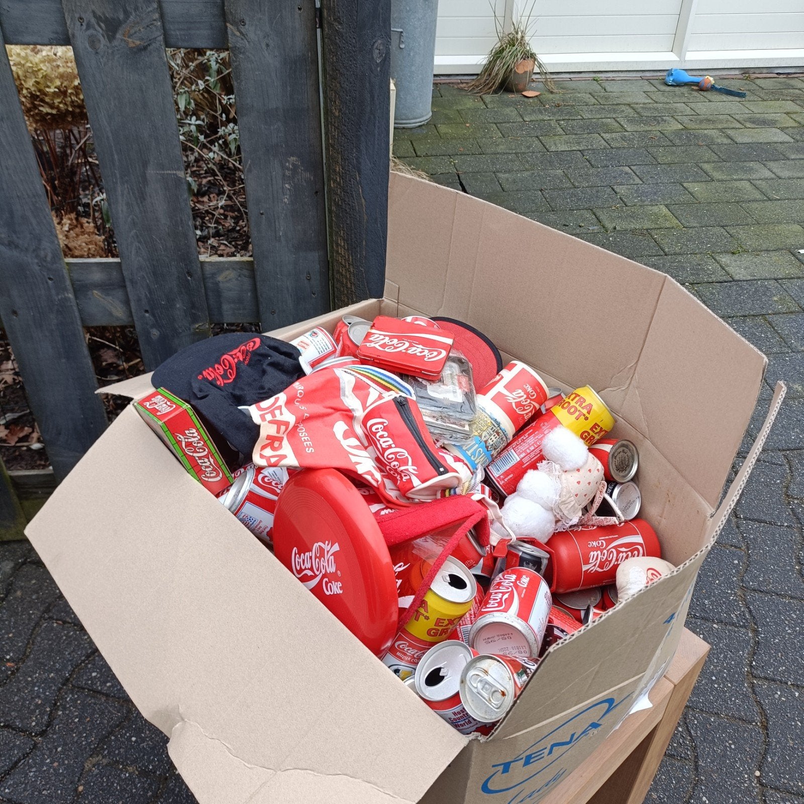Grote doos vol Coca-Cola verzamelitems, Ophalen of Verzenden, Gebruikt