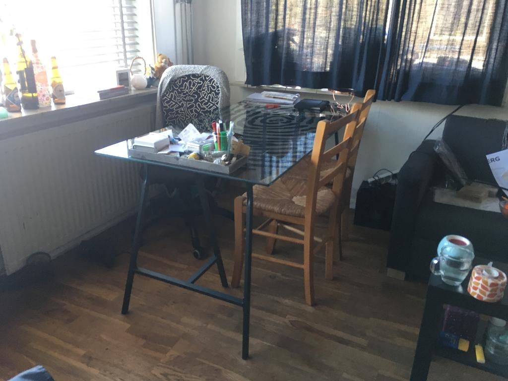 GLASHOLM/ODDVALD glasplaat vingerafdruk en poten IKEA bureau, Ophalen, Gebruikt