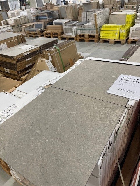 Grijsbeige vloertegel 60x60 – Aria Clay nu €24,95, Keramiek, Overige typen, Nieuw, Ophalen of Verzenden
