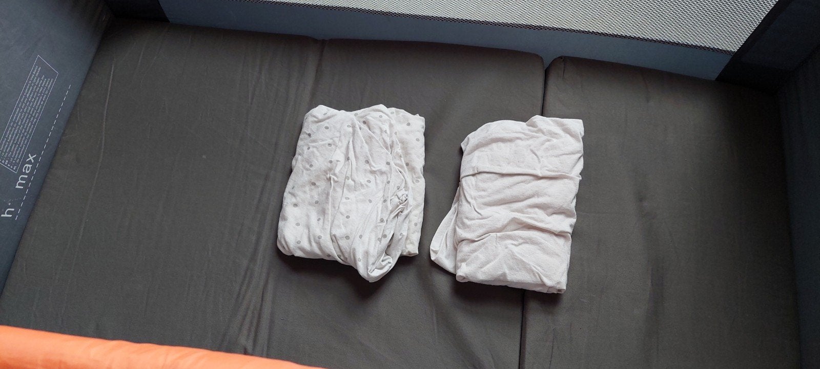 Topmark campingbedje, inclusief matras en hoeslakens, Ophalen, Zo goed als nieuw, Rechthoekig