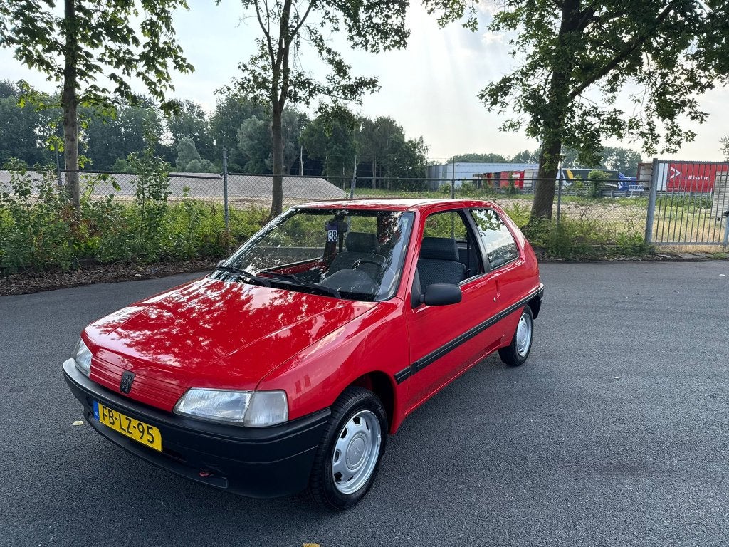 WIJ ZOEKEN EN LIEFHEBBER Peugeot 106 1.1 XN U9 1992  41XXXKM, Voorwielaandrijving, Stof, 4 cilinders, Origineel Nederlands