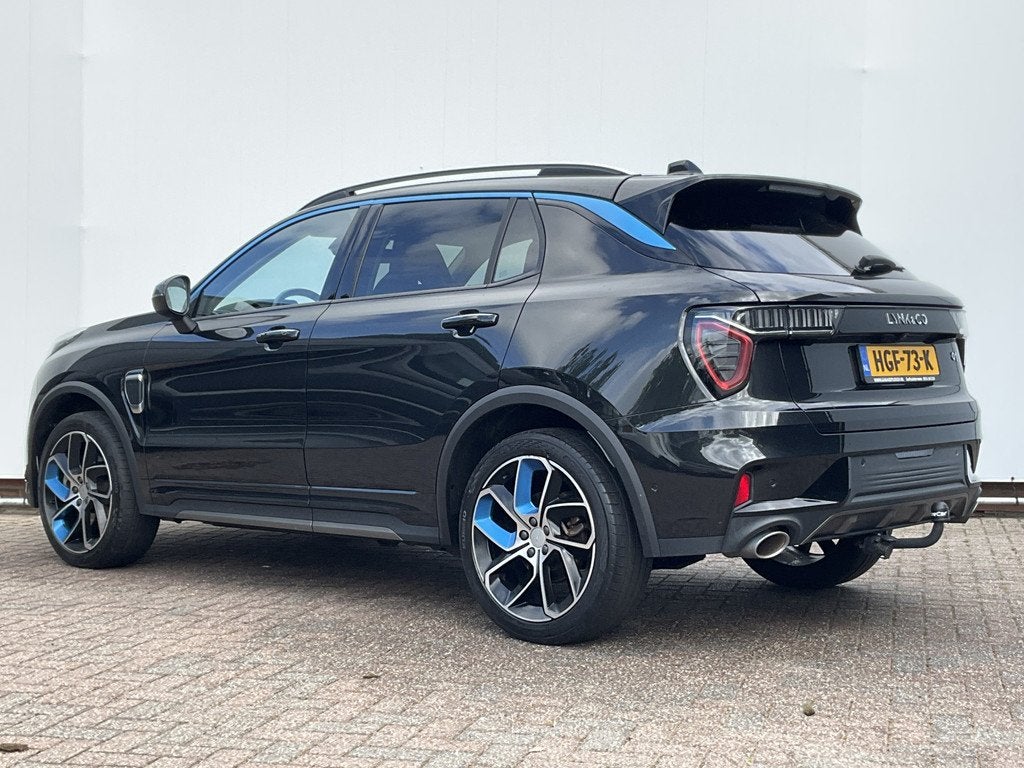 Lynk & Co 01 1.5 PHEV Panorama Adap.Cruise 360°Cam Trekhaak, Auto's, Lynk & Co, Euro 6, Zwart, Bedrijf, 1854 kg