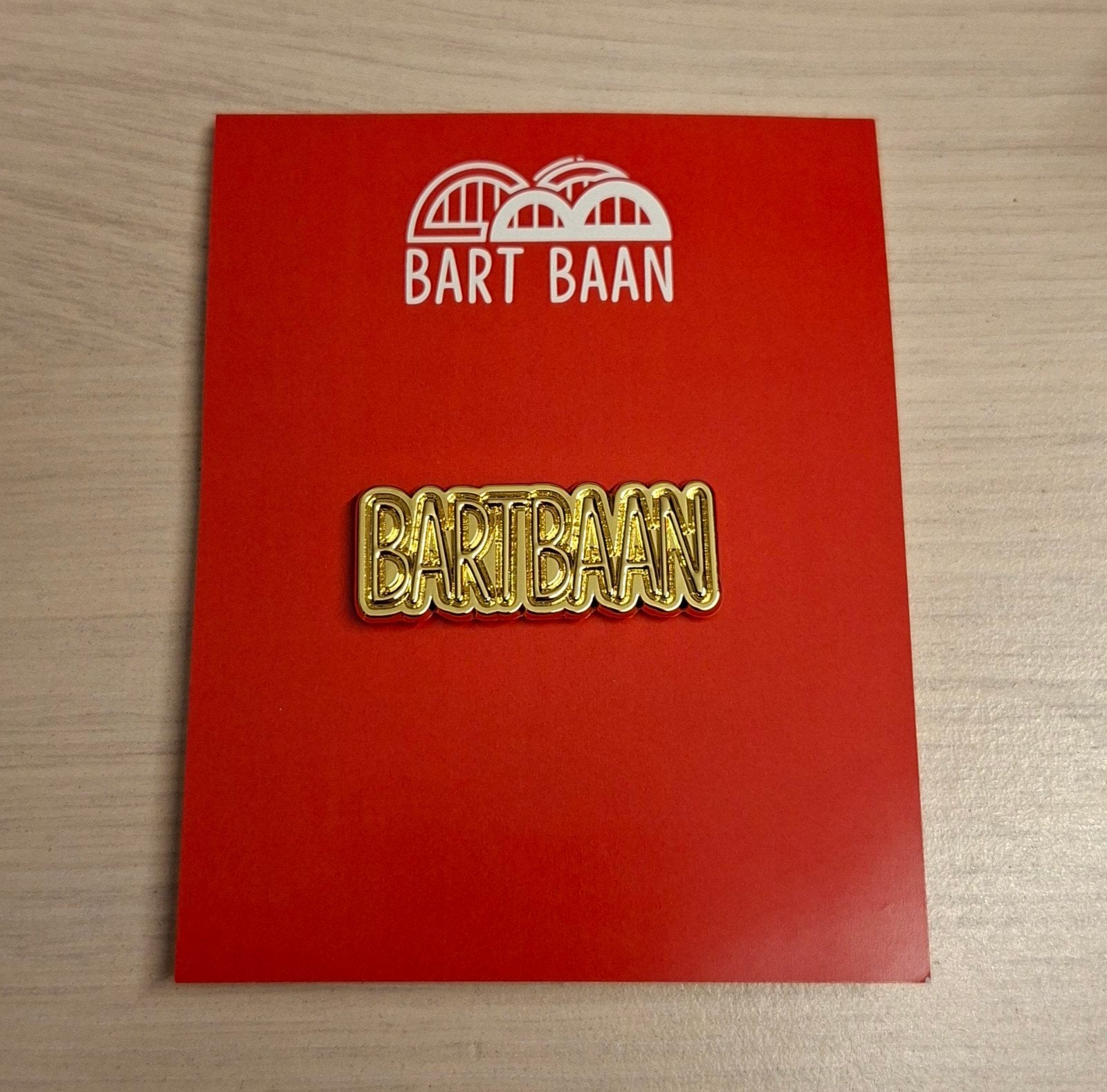 Bart Baan goud pin (nieuw), Ophalen of Verzenden, Nieuw, Speldje of Pin