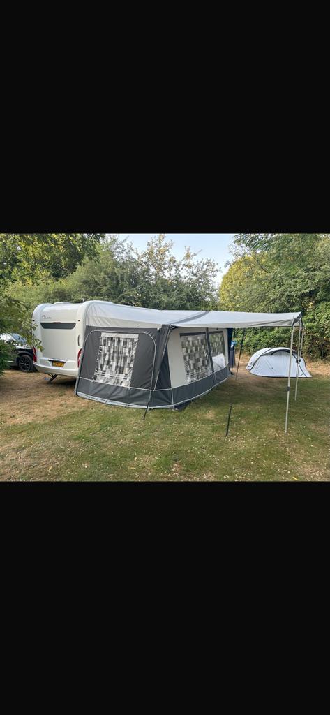 Zo goed als nieuwe Dorema voortent en luifel!, Caravans en Kamperen, Voortenten en Luifels, Ophalen of Verzenden, Zo goed als nieuw