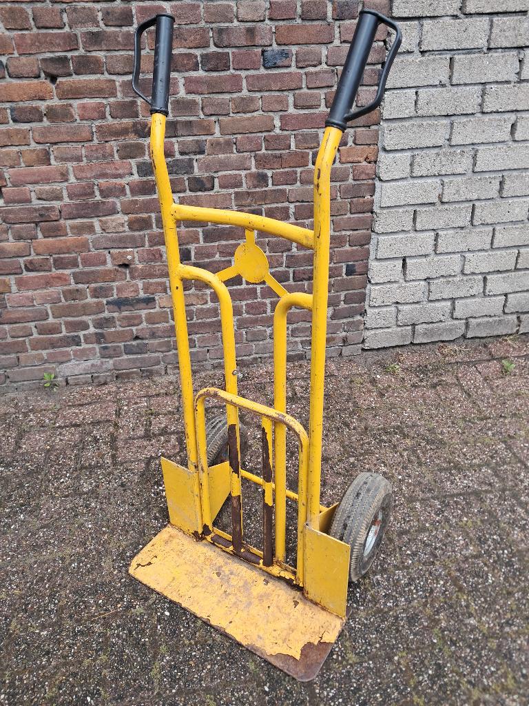 Steekwagen, Doe-het-zelf en Verbouw, Transportwagens, 60 tot 80 liter, Ophalen of Verzenden, Gebruikt, Steekwagen