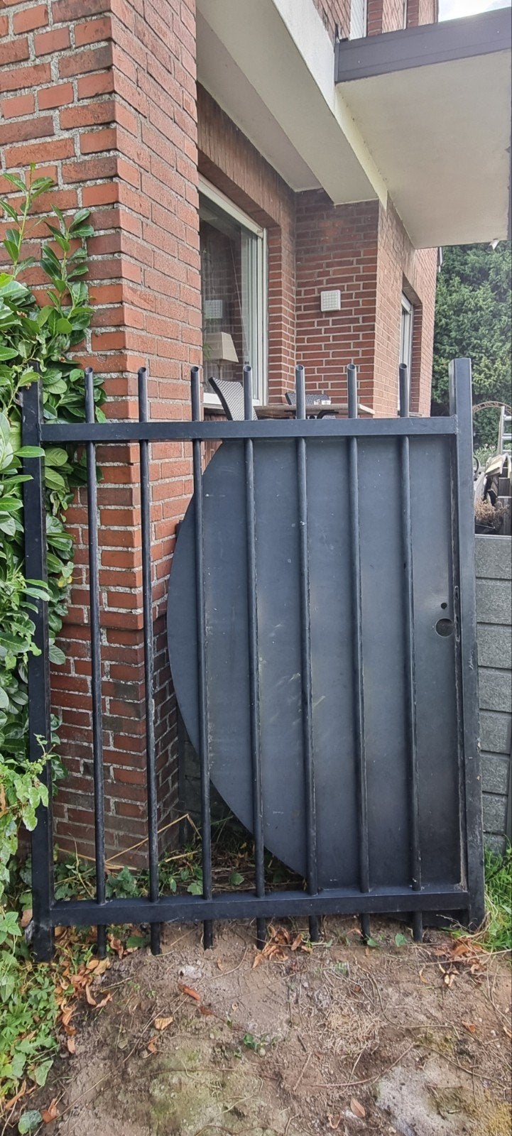 Zwarte ijzeren poort - 130x170 cm, Tuin en Terras, Ophalen, Met poort, Gebruikt, Sierhekwerk