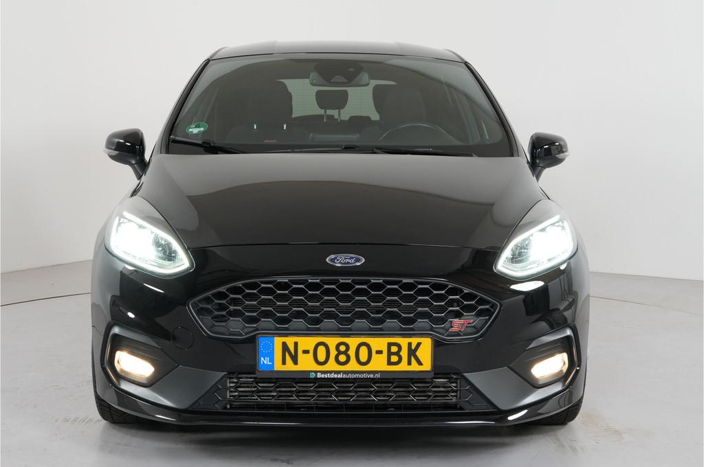 Ford Fiesta 1.5 EcoBoost ST-3 | 200pk | Camera | Stl. verw., Voorwielaandrijving, Stof, Met garantie (alle), Zwart