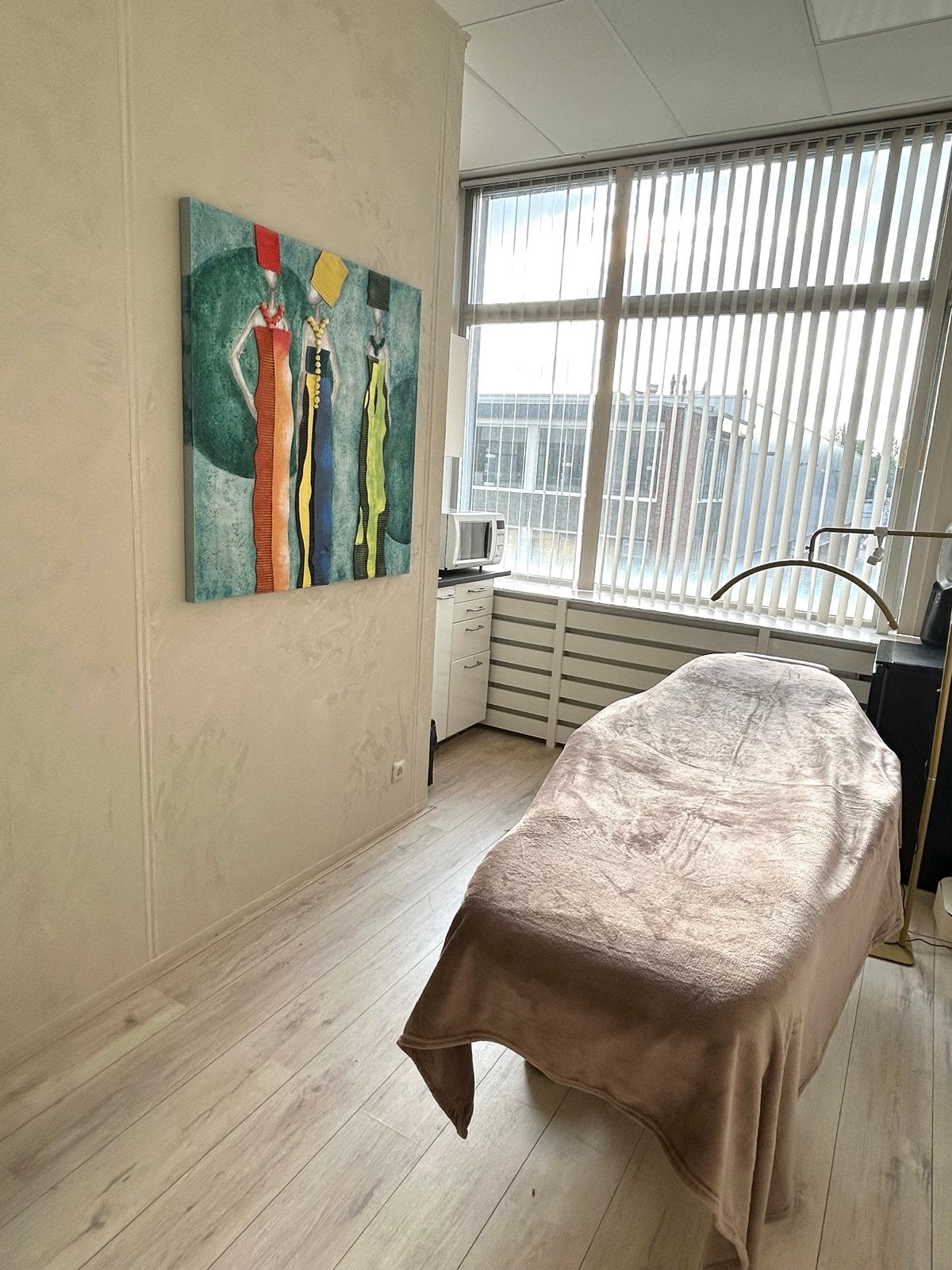 Treatment room availble in Amstelveen