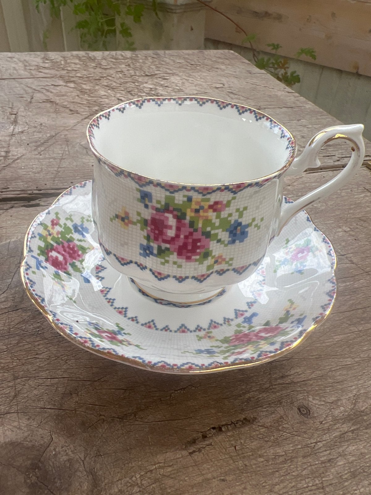 Royal Albert Bone China The Bridal Rose Theekop en Schotel, Ophalen of Verzenden