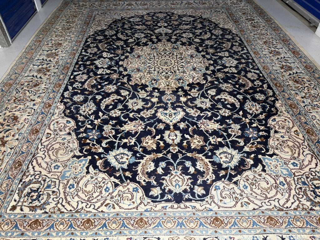 Perzisch Oosterse handgeknoopt tapijt Nain 4.10 x 3.00 meter, Perzisch Oosterse Nain, Gebruikt, 200 cm of meer, Geel