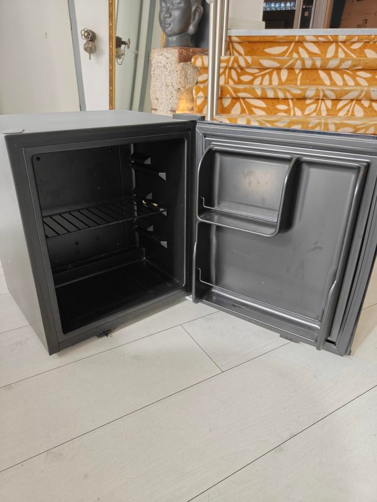 Minibar koelkastje, Ophalen of Verzenden
