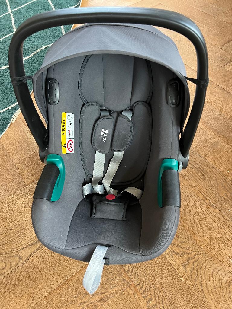 Britax Römer baby stoel, Kinderen en Baby's, Autostoeltjes, Ophalen, Romer, Zo goed als nieuw, Isofix
