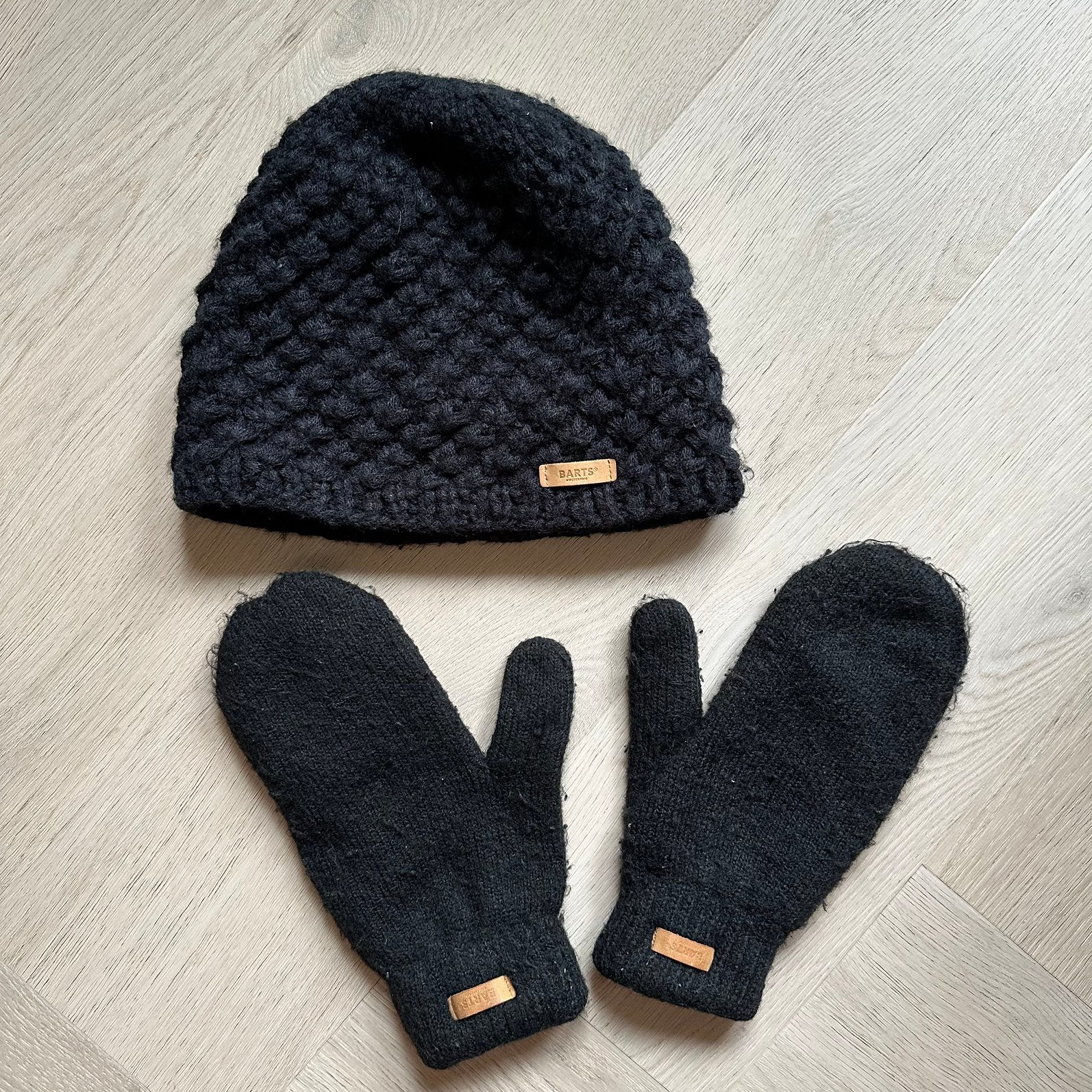 Barts, zwarte muts en handschoenen, wanten, zwart, Ophalen of Verzenden, Zo goed als nieuw, Muts