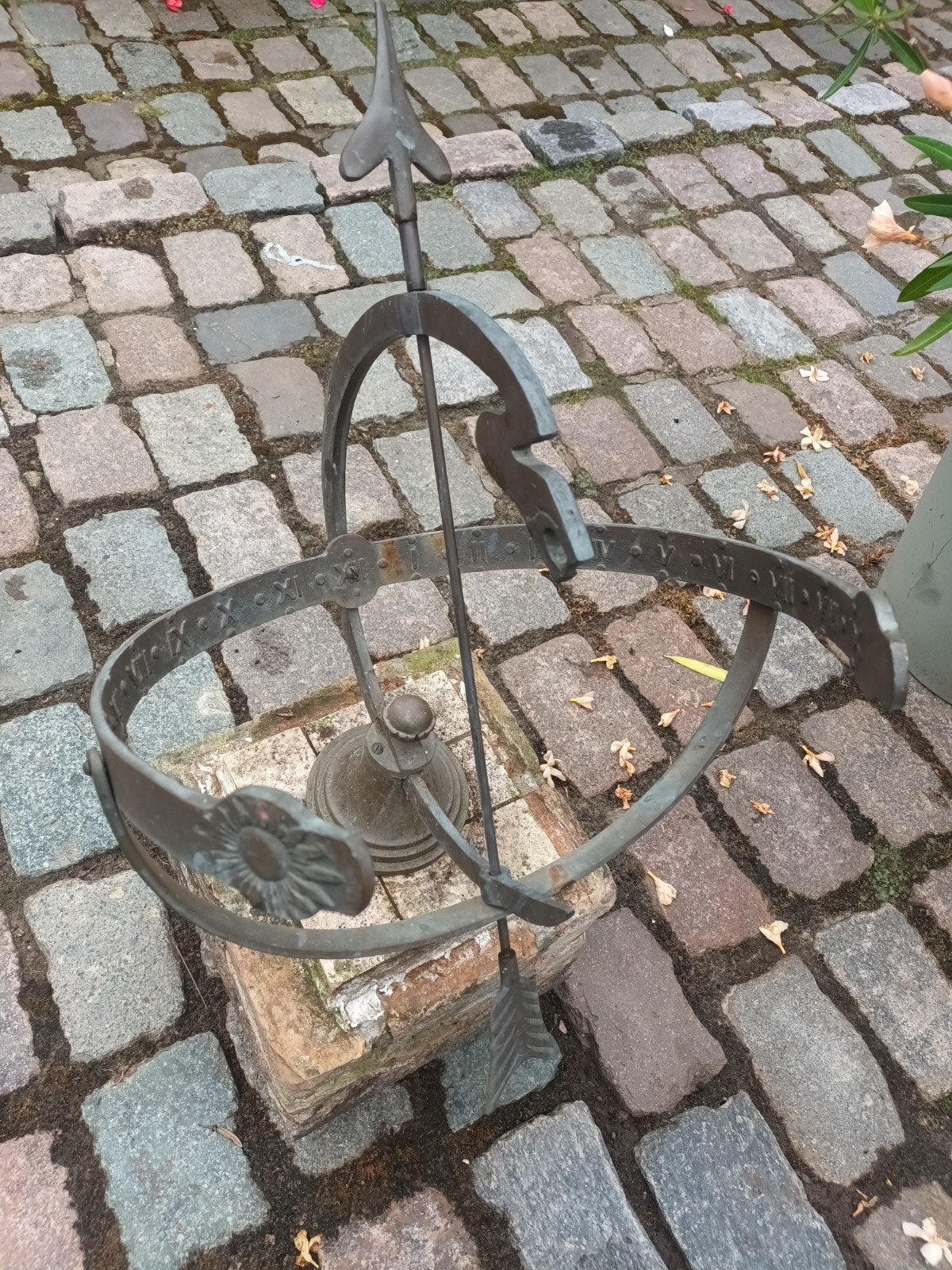 BRONS  Zonnewijzer Tuinornament, Tuin en Terras, Zonnewijzers, Ophalen of Verzenden, Zo goed als nieuw