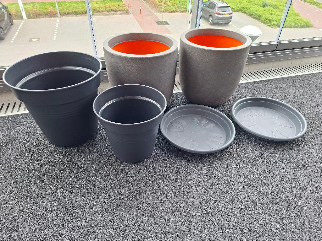 Capi Europe kunststoffen bloempotten + extra’s, 25 tot 40 cm, Kunststof, Gebruikt, Rond