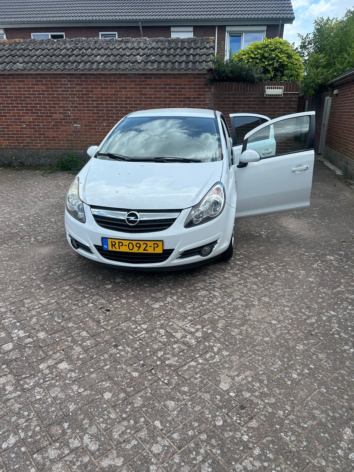 Opel Corsa 1.2 16V ecoFLEX 2011 | carplay| koppacking defect, Auto's, 4 cilinders, 1229 cc, Handgeschakeld, 19 km/l
