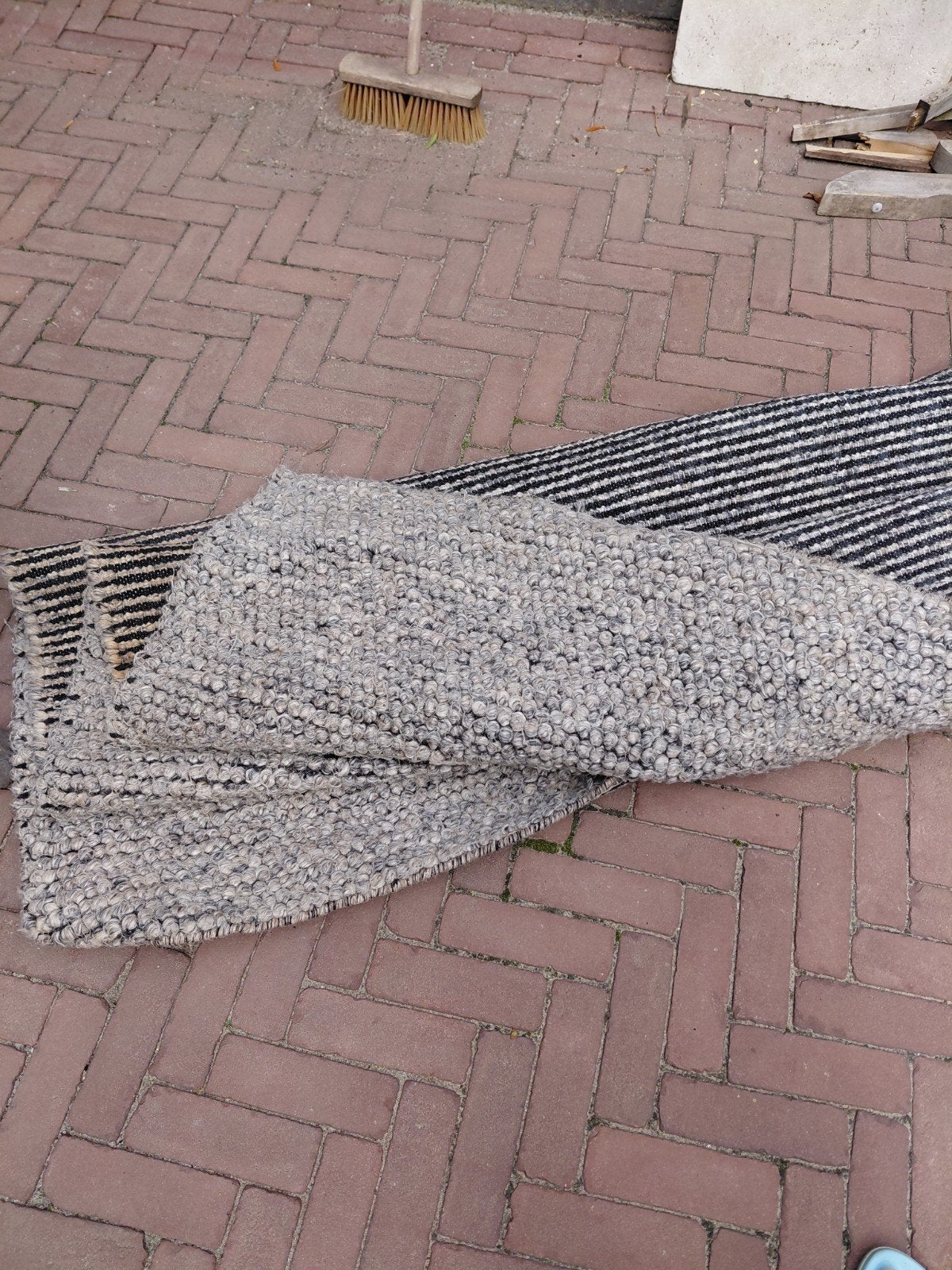 gratis voor isolatie of recycling 3 wollen vloerkleden, Overige materialen, Gebruikt, 5 tot 10 m², Ophalen