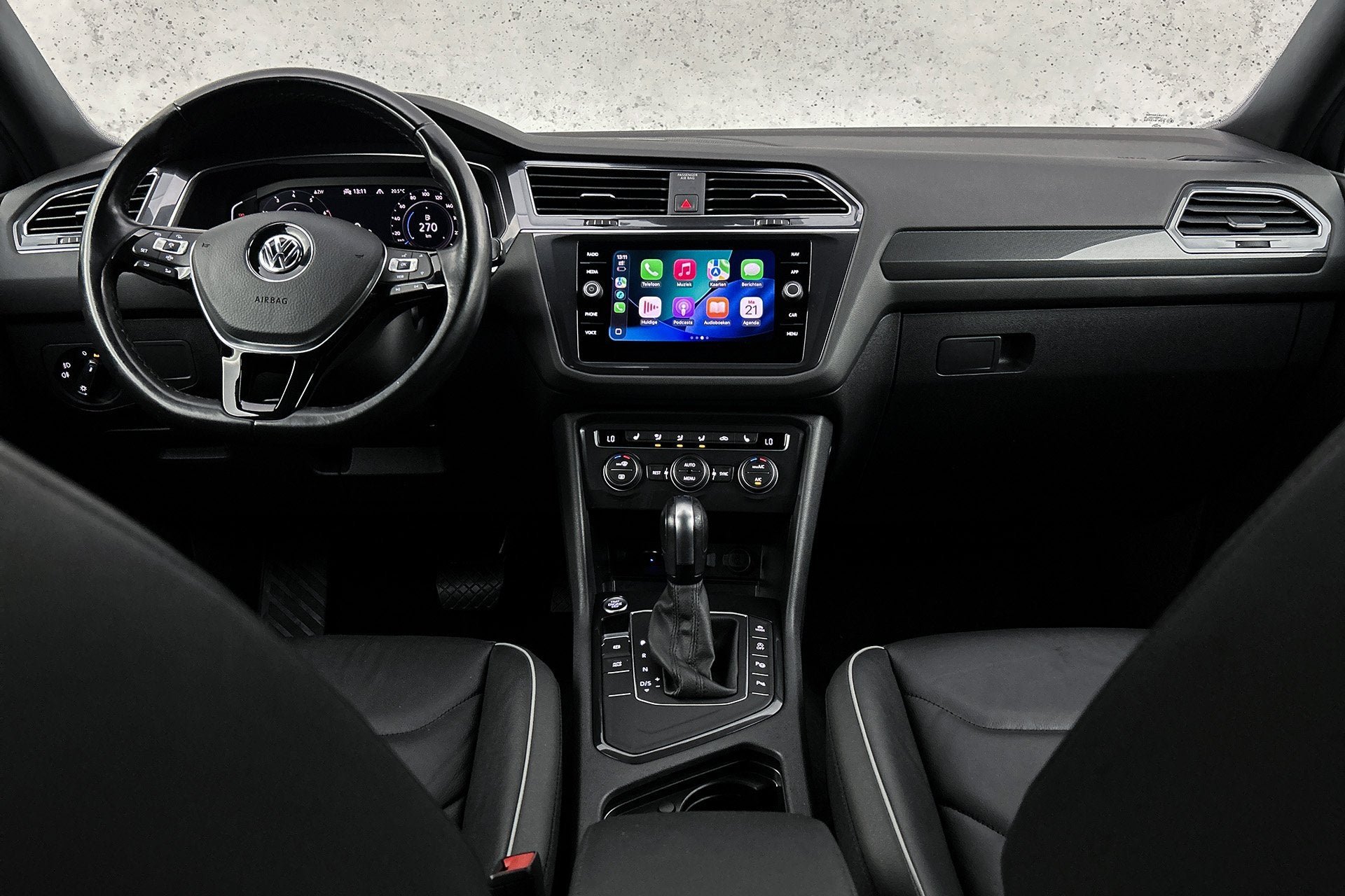Foto 3 van Volkswagen Tiguan Allspace 1.5 TSI Business R-line | Trekhaa