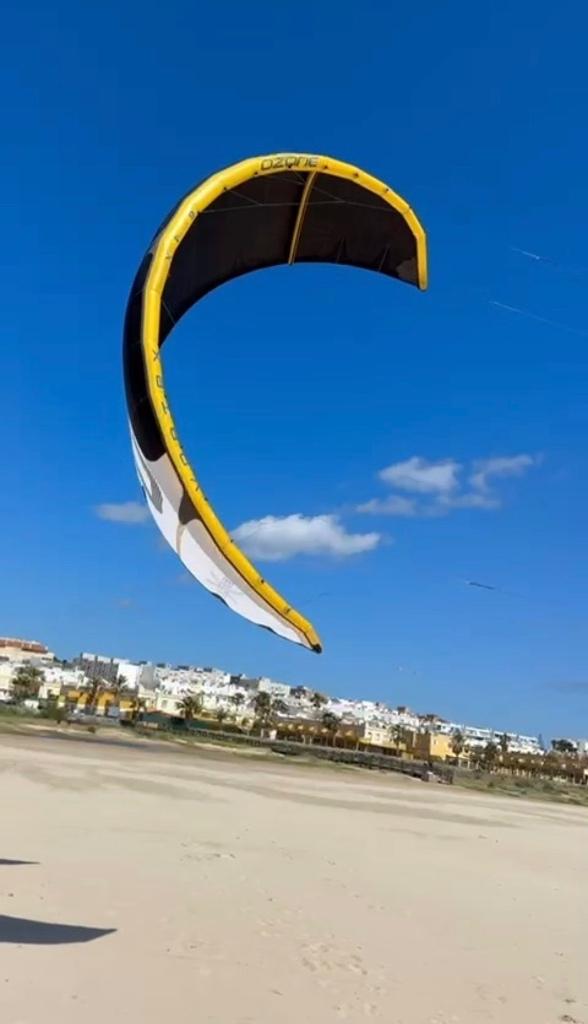 Ozone vortex ultra-x v1 12m 9m 7m, Watersport en Boten, Kitesurfen, Gebruikt, 9 m², Geen board, Ophalen of Verzenden