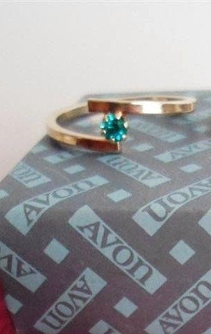 AVON Ring Birthstone . Maart – Aquamarijn., Overige materialen, Nieuw, Ophalen of Verzenden, 17 tot 18