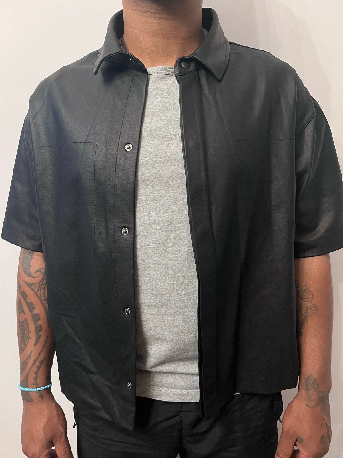 Zara shirt met drukknopjes maat M, Kleding | Heren, Overhemden, Ophalen of Verzenden, Zo goed als nieuw, Zwart, Halswijdte 39/40 (M)