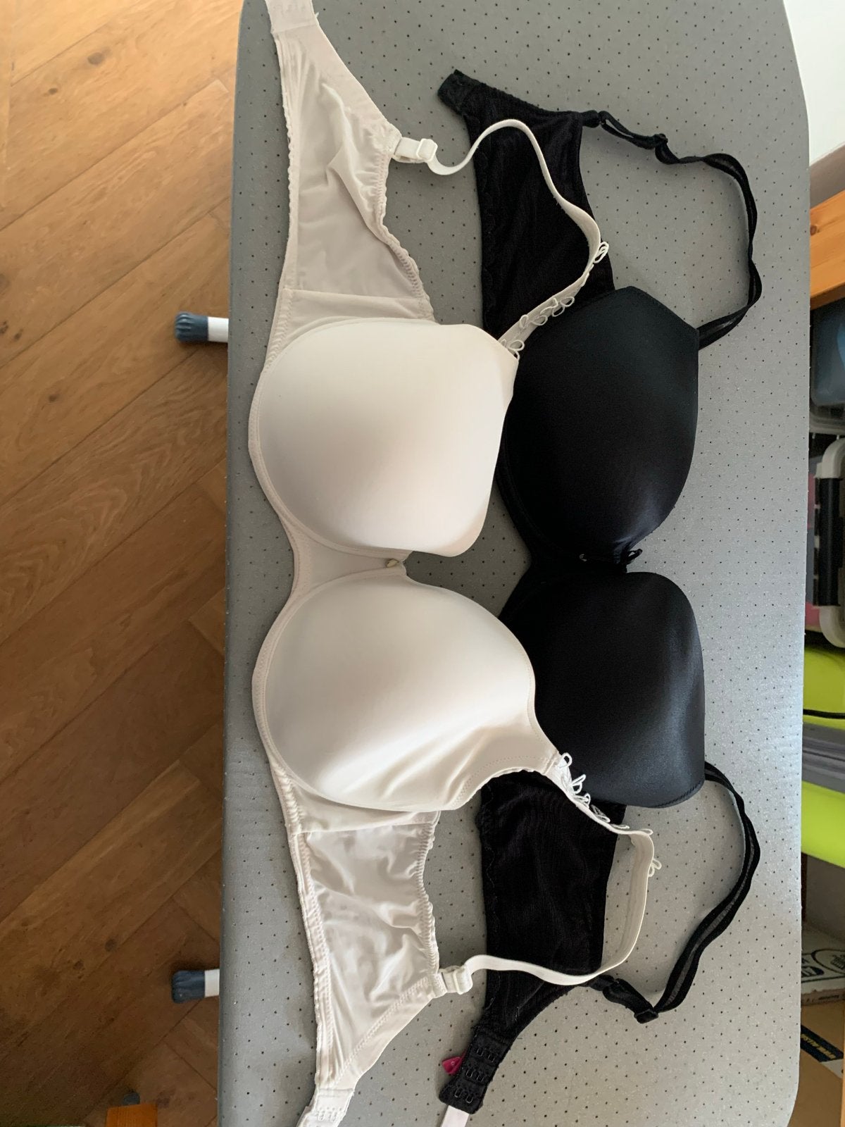 2 x Prima Donna BH maat D85 zwart en crèmekleurig, Ophalen of Verzenden, Overige kleuren, BH