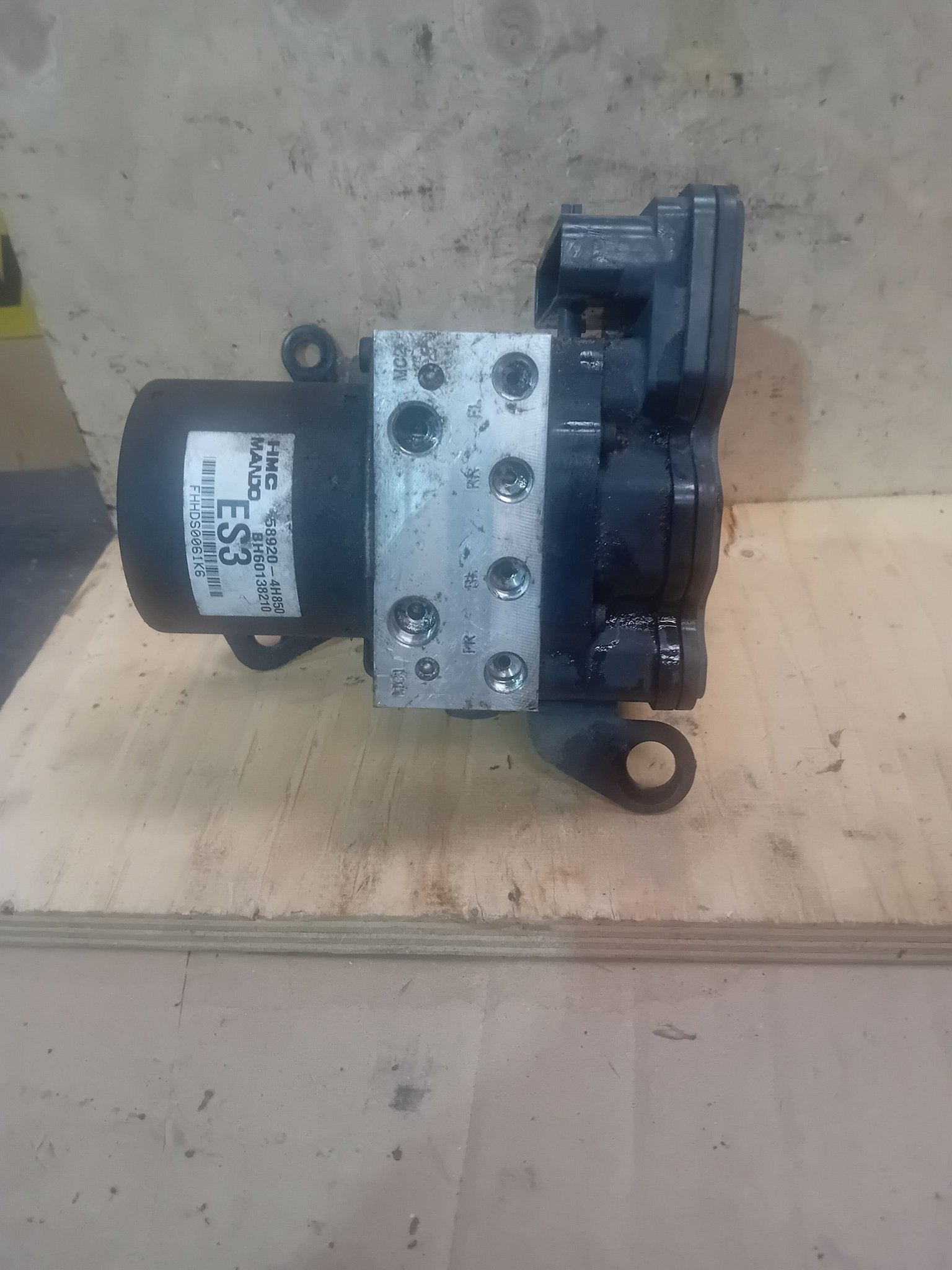 ABS pomp Hyundai H-300 2.5 bj.2010, Gebruikt, -, Ophalen of Verzenden, Hyundai