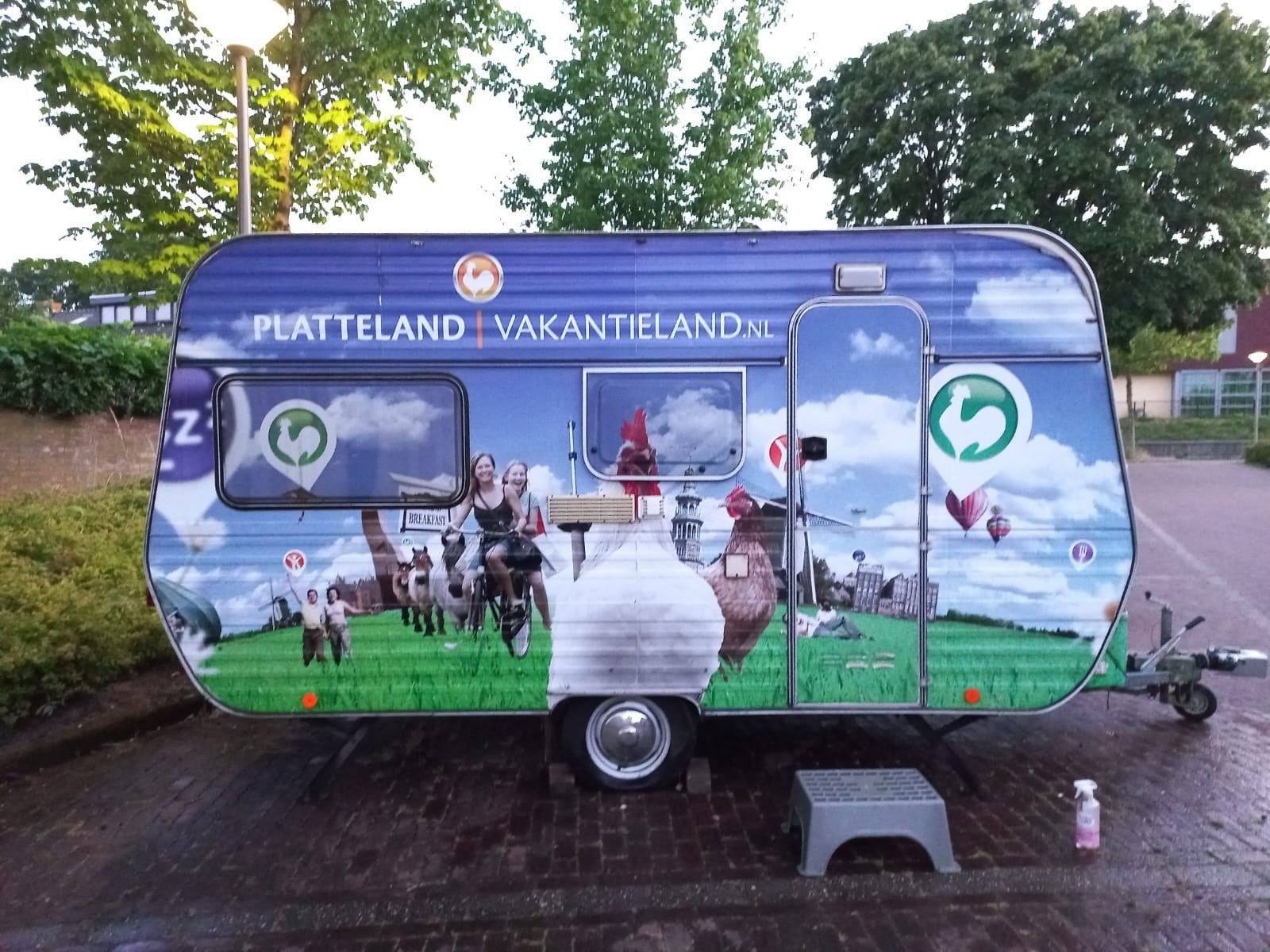 Knaus Caravan uit 1980 met 2 voortenten en een schuurtje, Caravans en Kamperen, Particulier