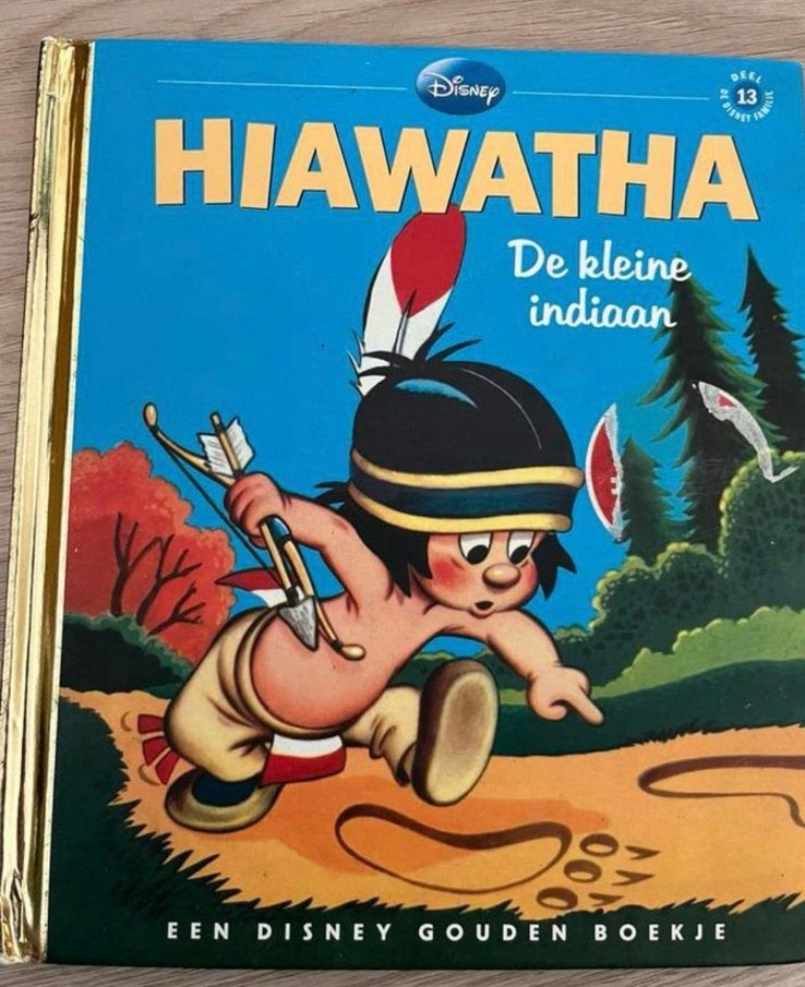 Hiawatha De Kleine Indiaan - Een Disney Gouden Boekje, Ophalen of Verzenden, Gelezen
