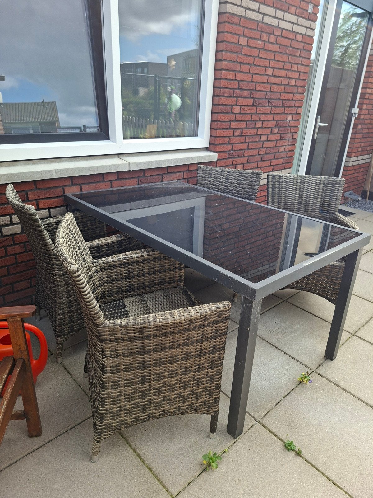 Tuinset: Tafel met glazen blad en 4 wicker stoelen, Ophalen, Gebruikt, Rechthoekig, Wicker