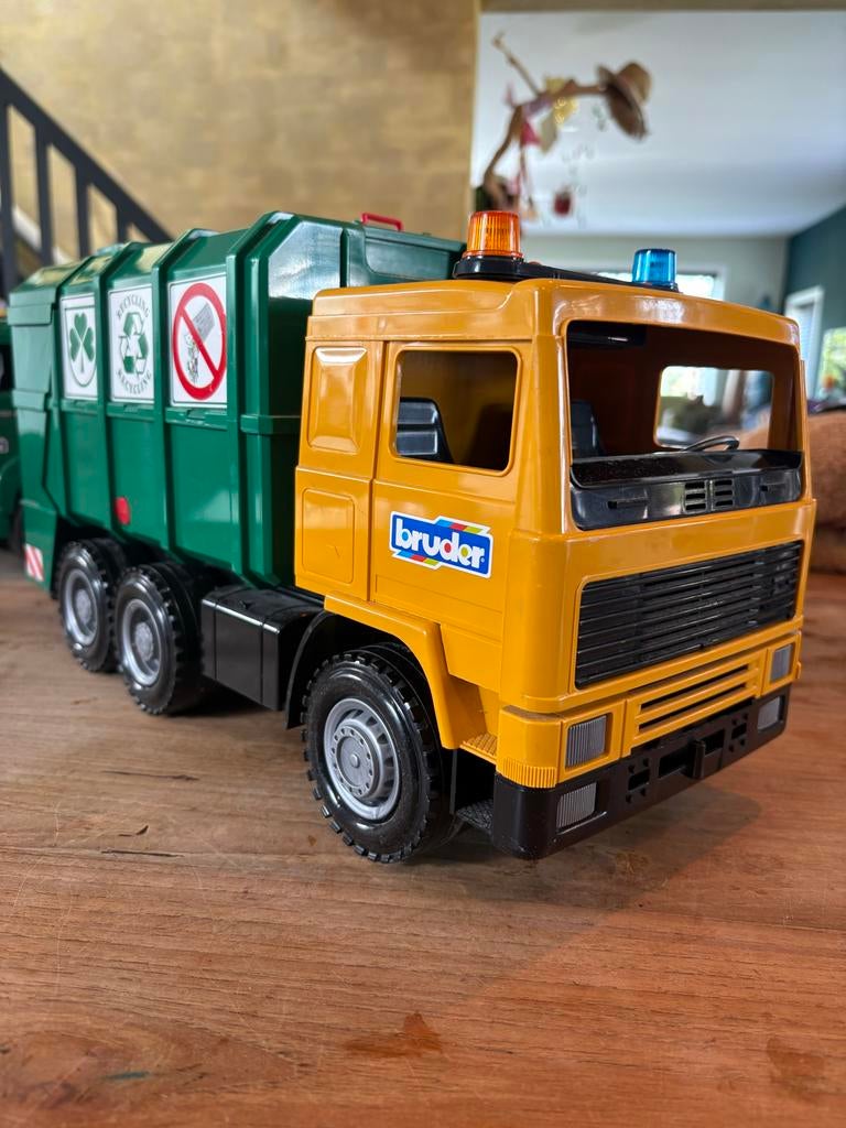 Bruder vuilniswagen - Zo goed als nieuw, Ophalen of Verzenden, Zo goed als nieuw