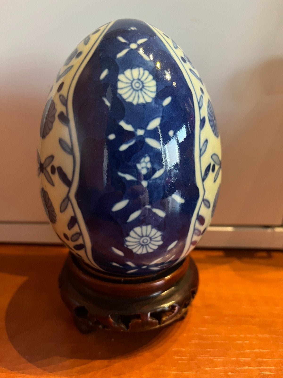 Vintage keramisch ei met standaard, Ophalen