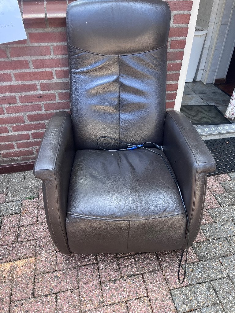 Leren relaxfauteuil elektrisch, Huis en Inrichting, Fauteuils, Ophalen, Gebruikt, 75 tot 100 cm, 50 tot 75 cm