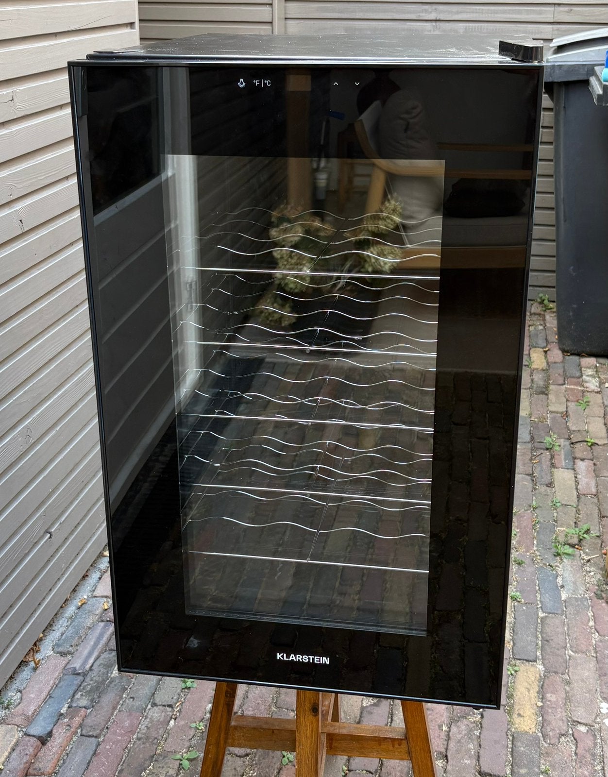 Wijnklimaat kast . Compact model 24 flessen, Ophalen, Zonder vriesvak, Minder dan 85 cm, Minder dan 75 liter