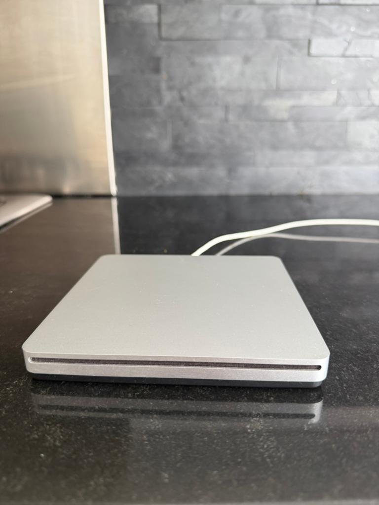 Apple USB SuperDrive A1379, Ophalen, Dvd, MacOS, Zo goed als nieuw