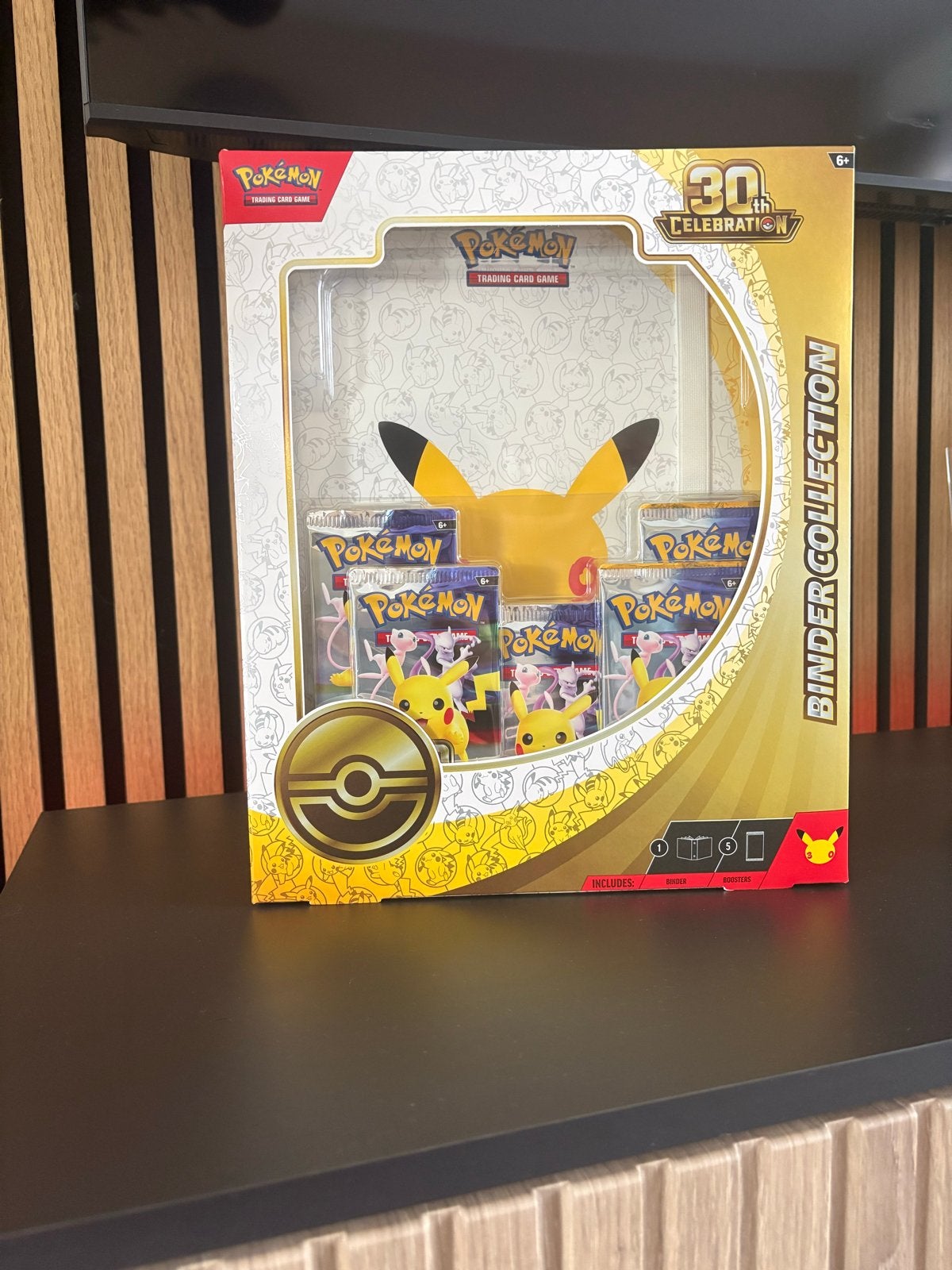 Pokémon 30th Celebration Binder Collection, Ophalen of Verzenden, Nieuw, Boosterbox