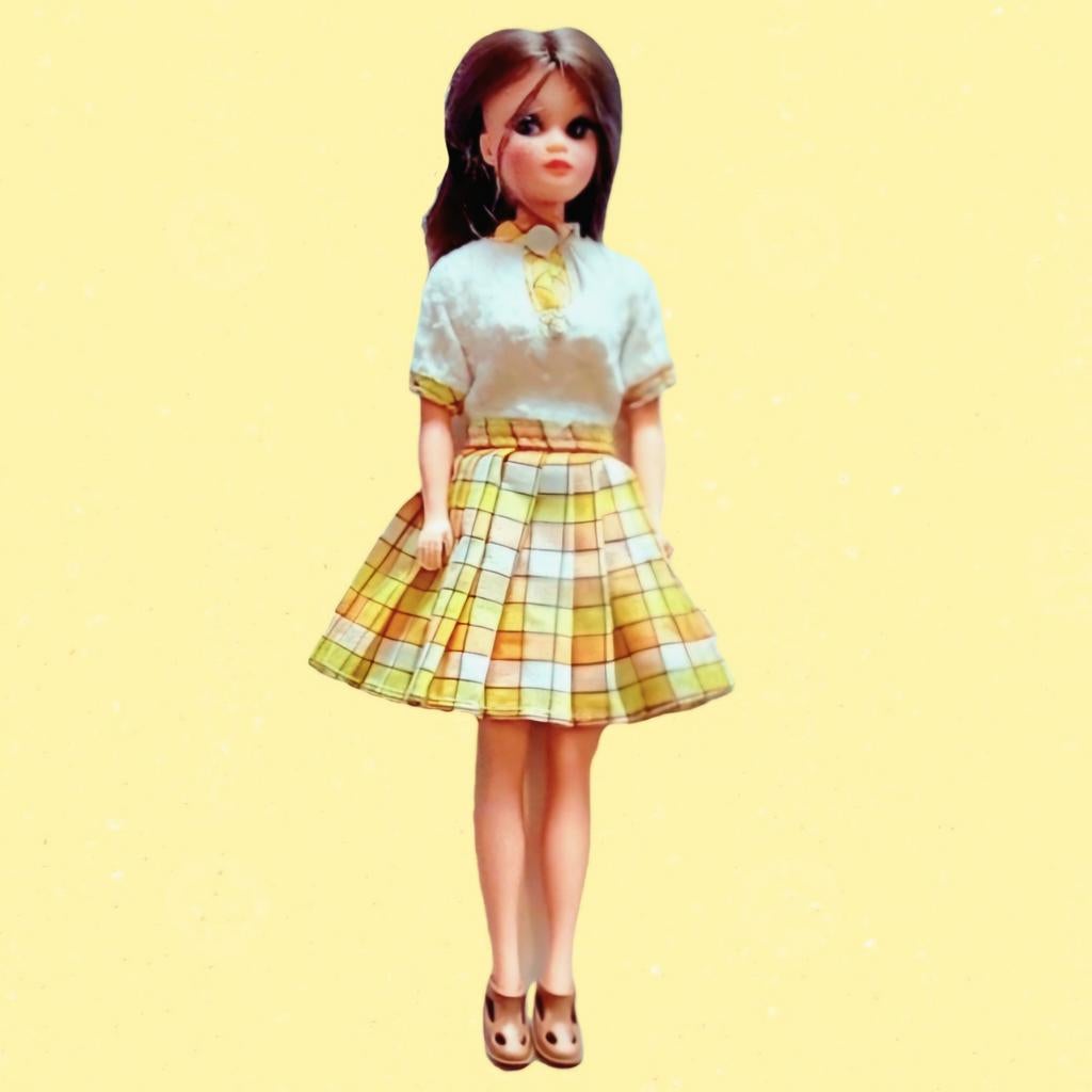 Sindy clone met echte Sindy kleertjes vintage 60s retro pop, Verzamelen, Ophalen of Verzenden, Gebruikt, Fashion Doll