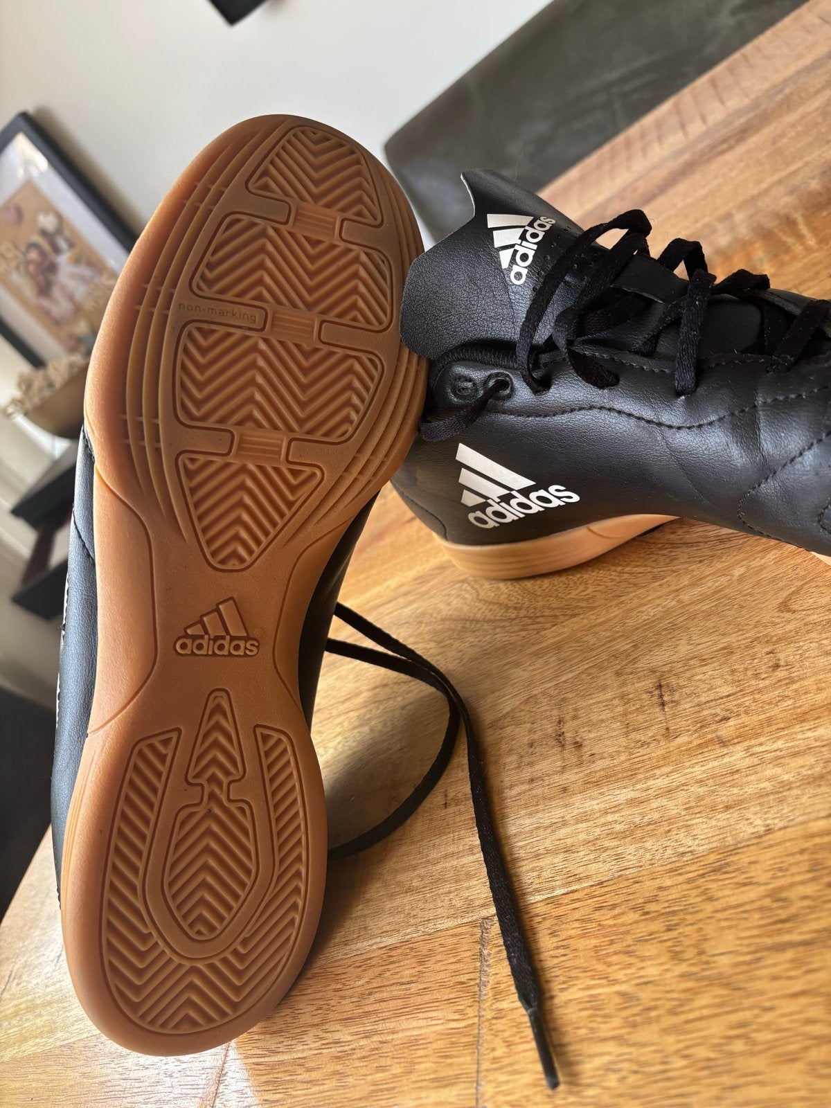 Adidas zaalvoetbalschoenen - Maat 44, Maat XS of kleiner, Ophalen, Zo goed als nieuw, Schoenen