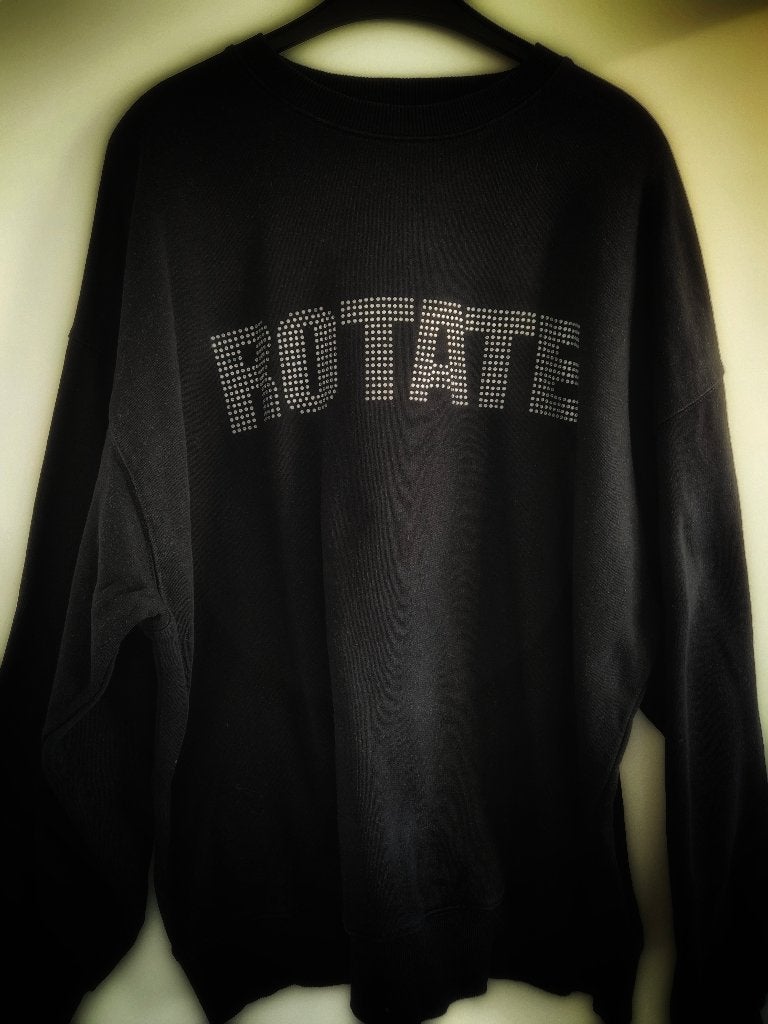 Prachtige strass steentjes logo sweater van Rotate mt L, Zwart, Maat 42/44 (L), Nieuw, Ophalen of Verzenden